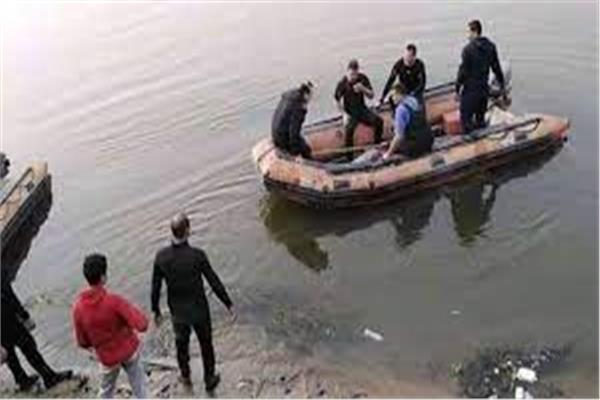 انتشال جثة شاب طافية من مياه بحر قرية سندوة بالقليوبية 