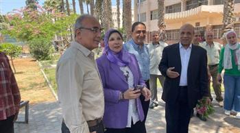رئيس جامعة الزقازيق يفتتح حديقة  كلية الصيدلة ضمن فعاليات بيوم البيئة العالمى