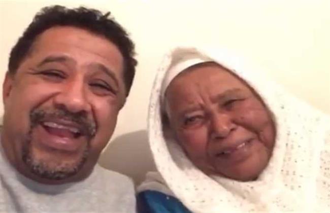 الشاب خالد يودع والدته: «ارقدي في سلام يا أمي»
