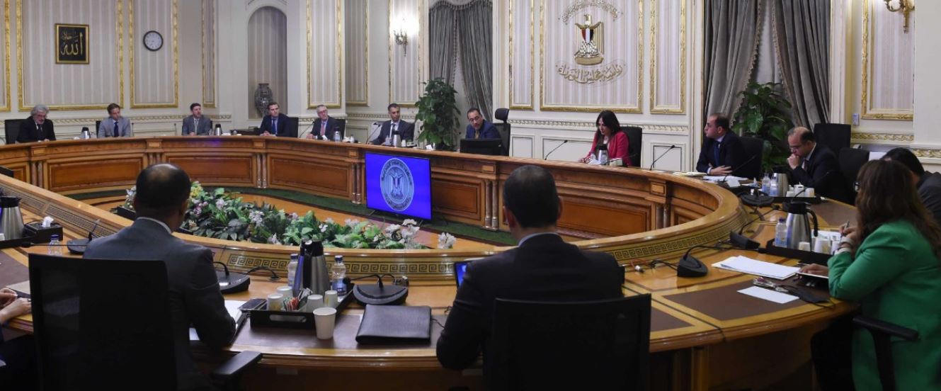 رئيس الوزراء يلتقي مجموعة من ممثلي كبرى صناديق الاستثمار العالمية