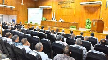 محافظ أسيوط لرؤساء المراكز والأحياء والقرى: أنتم مسئولون عن توريد محصول القمح 
