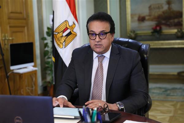 عبد الغفار يستعرض تقريرًا حول أداء الوحدة المركزية للتدريب على تكنولوجيا المعلومات