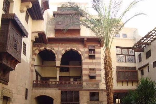 الأربعاء.. العرض المسرحي «بيت الطيب» ببيت السحيمي