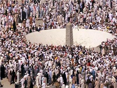 حجاج بيت الله الحرام من الجمعيات الأهلية من المتعجلين ينتهون من رمي الجمرات