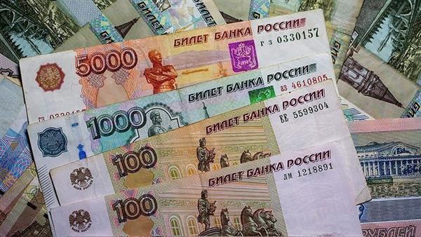 العملة الروسية تواصل الارتفاع أمام الدولار واليورو