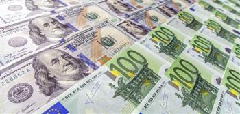   انخفاض اليورو إلى أقل من 60 روبلا والدولار إلى أقل من 59 روبلا في بورصة موسكو