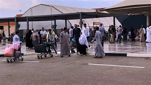 مطار القاهرة يستقبل أولى رحلات الحجاج العائدين من الأراضي المقدسة