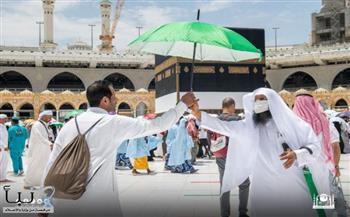 رئاسة شئون الحرمين توزع 50 ألف مظلة على الحجاج المتعجلين