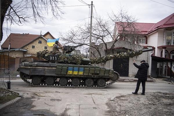 كييف تعلن تحرير 5 أوكرانيين من منطقة خيرسون