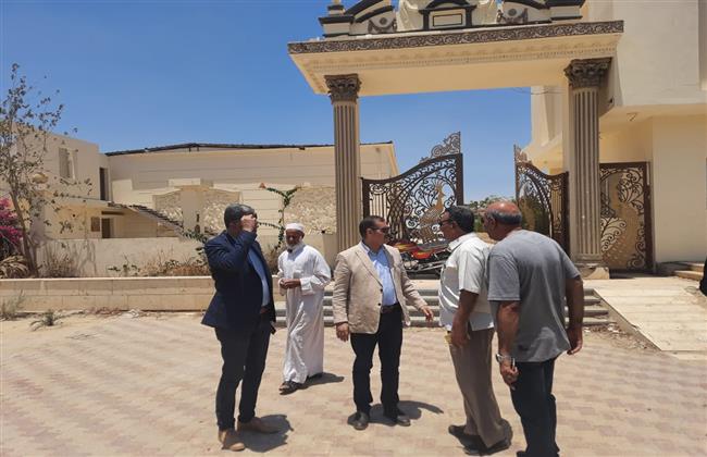 جولة تفقدية لـ سكرتير مساعد الفيوم  على شاطئ بحيرة قارون