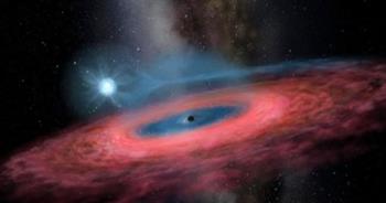  دراسة تكشف المصير النهائى لنجم مزقه ثقب أسود