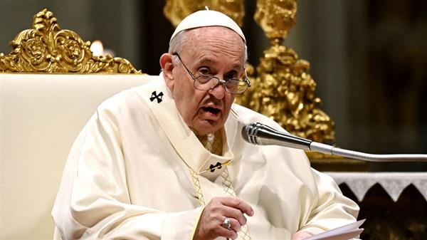 بابا الفاتيكان يعين 3 نساء لمساعدته في اختيار أساقفة العالم
