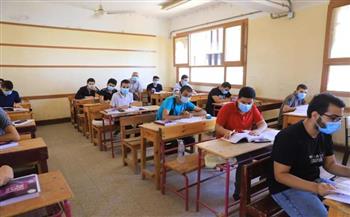   25 ألف طالب وطالبة يؤدون امتحاناتهم  فى مادة الفيزياء و التاريخ بالبحيرة 