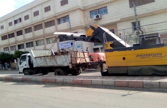 نقل 3500 طن قمامة ومخلفات من المقالب الوسيطة لمصانع التدوير بالبحيرة