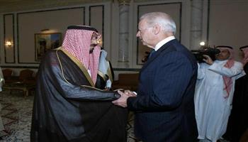   خادم الحرمين الشريفين والرئيس الأمريكي يبحثان سبل تعزيز العلاقات السعودية الأمريكية