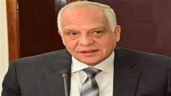 محافظ الجيزة يتفقد الالتزام بالتعريفة الجديدة في العديد من المواقف