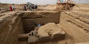   كشف أثري جديد لمقبرة قائد الجنود الأجانب في أبو صير