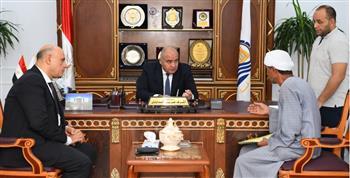 محافظ قنا يستقبل اليوم 30 مواطن بمكتبه لبحث شكواهم