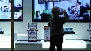 دراسة: تحذر من خطورة الشاشة المسطحة على الأطفال