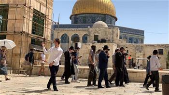   عشرات المُستوطنين يقتحمون المسجد الأقصى بحماية شرطة الاحتلال الإسرائيلي