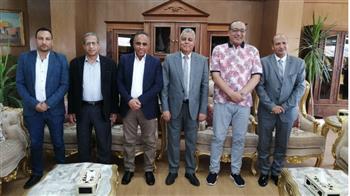   رئيس جامعة جنوب الوادي يشيد بمشروع "أمل مصر" لتطوير قرية "الحلة" 