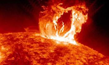   طوله 155 ألف ميل.. انفجار شمسى ضخم يشكل واديًا من النار