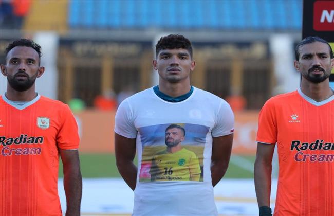 محمد صبحى يؤازر أحمد يحيى فى مباراة فاركو وإيسترن كومبانى 
