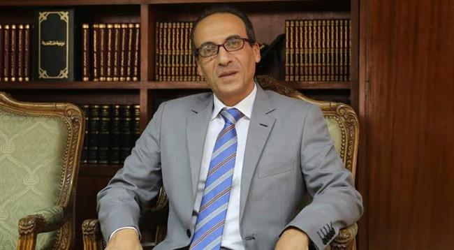 هيثم الحاج علي يكشف تفاصيل أزمة منافذ الهيئة العامة للكتاب