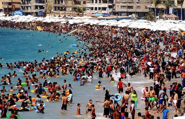 طوارئ بشواطئ الإسكندرية بعد تحذيرات الأرصاد