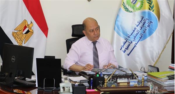 مياه أسيوط تتابع تطورات أعمال المد والتدعيم ميدانيا
