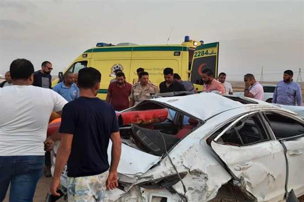 مصرع وإصابة 11 شخصا في انقلاب سيارة بالشرقية