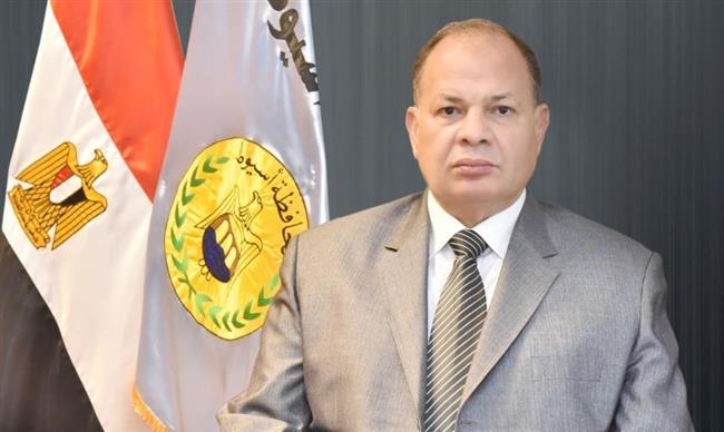 محافظ أسيوط ينعي ضحايا حادث تصادم أتوبيس نقل جماعي بمقطورة في المنيا