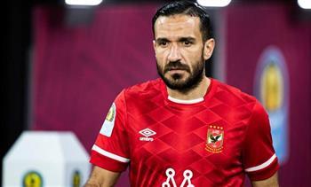 الأهلى يساند على معلول قبل مباراة القمة 