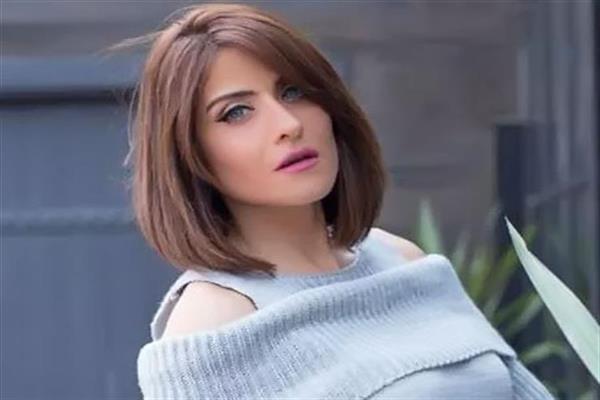 بإطلالة بيضاء.. هيدي كرم تخطف اللأنظار