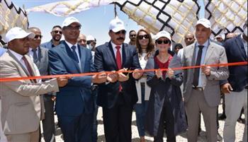 محافظ أسوان وسفيرة سويسرا يفتتحان مشروع تحسين مياه الشرب بـ 3 مناطق 