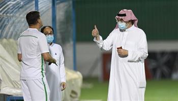أهلي جدة يعلن تجديد العضوية الذهبية للعتيبي
