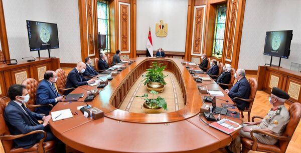 الرئيس السيسي يوجه بالاستمرار فى جهود تطهير وتطوير بحيرة المنزلة