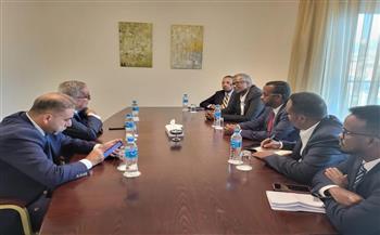   مبعوث الرئيس الصومالي يلتقي عدد من وزراء الخارجية العرب لبحث سبل مواجهة أزمة الجفاف في بلاده.