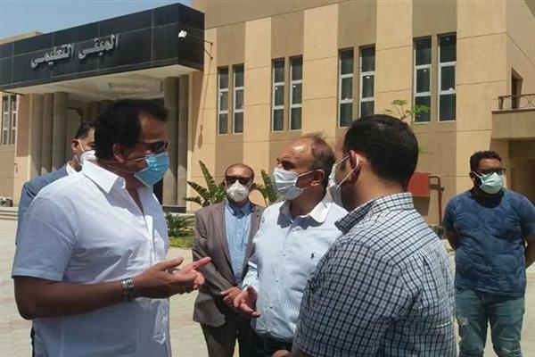 وزير التعليم العالي يتفقد المستشفى الجامعي بالعاشر من رمضان