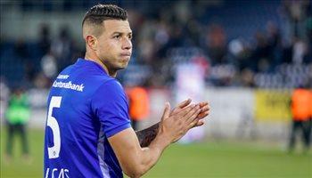 النصر الإماراتي يدعم دفاعه بالتعاقد مع لوكاس ألفيس