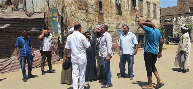 محلية قوص: رفع 20 طن قمامة ومخلفات صلبة وإخلاء 15 بائع متجول من ميدانى العمرى وأبو العباس 