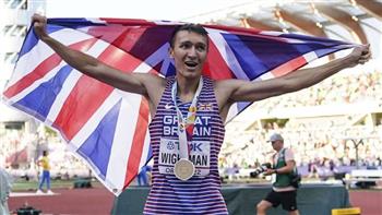   البريطاني وايتمان يفجر مفاجأة ويحصد ذهبية سباق 1500 متر