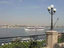   محافظة القاهرة: تهذيب الحشائش على ضفتي النيل وزيادة المساحات الخضراء لتحسين المظهر العام بالكورنيش