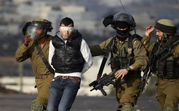   الاحتلال يعتقل 13 فلسطينيًا من أنحاء متفرقة بالضفة الغربية