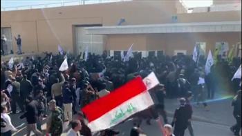   وسائل إعلام عراقية: محتجون يحاولون اقتحام القنصلية التركية فى بغداد