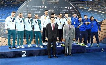 منتخب كوريا الجنوبية لسلاح السيف للرجال يفوز بالميدالية الذهبية ببطولة العالم للمبارزة