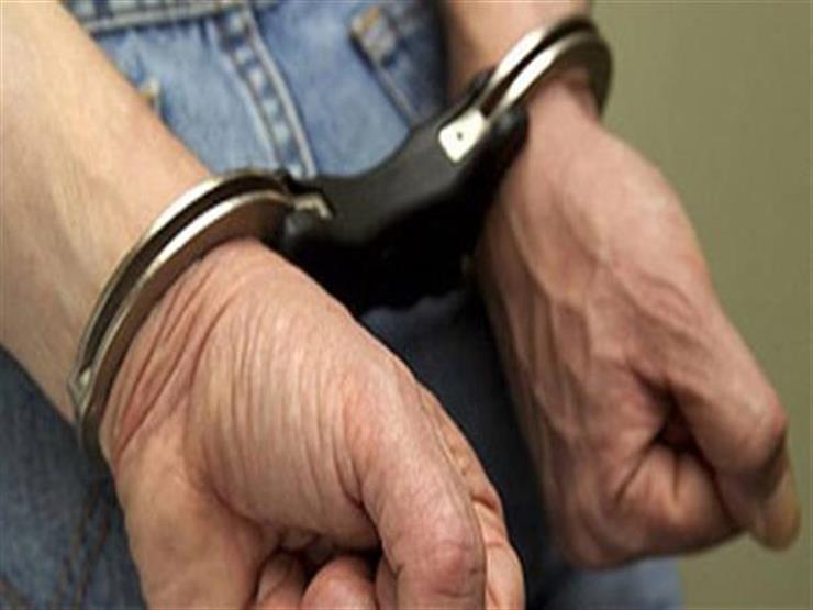 أمن القاهرة يضبط شخصًا يروج ألعابًا نارية عبر فيس بوك