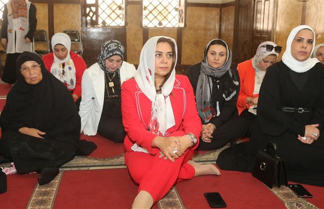 محافظ دمياط تشهد خطبة الجمعة بمسجد البحر بمدينة دمياط 