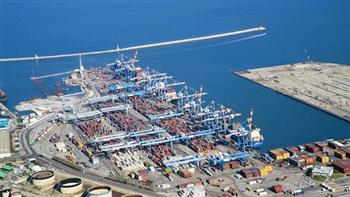   ميناء دمياط يستقبل 3 أوناش عملاقة حديثة للعمل على أرصفة شركة دمياط لتداول الحاويات