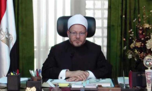 المفتى: السحب والإيداع فى البنوك لا علاقة له بالربا